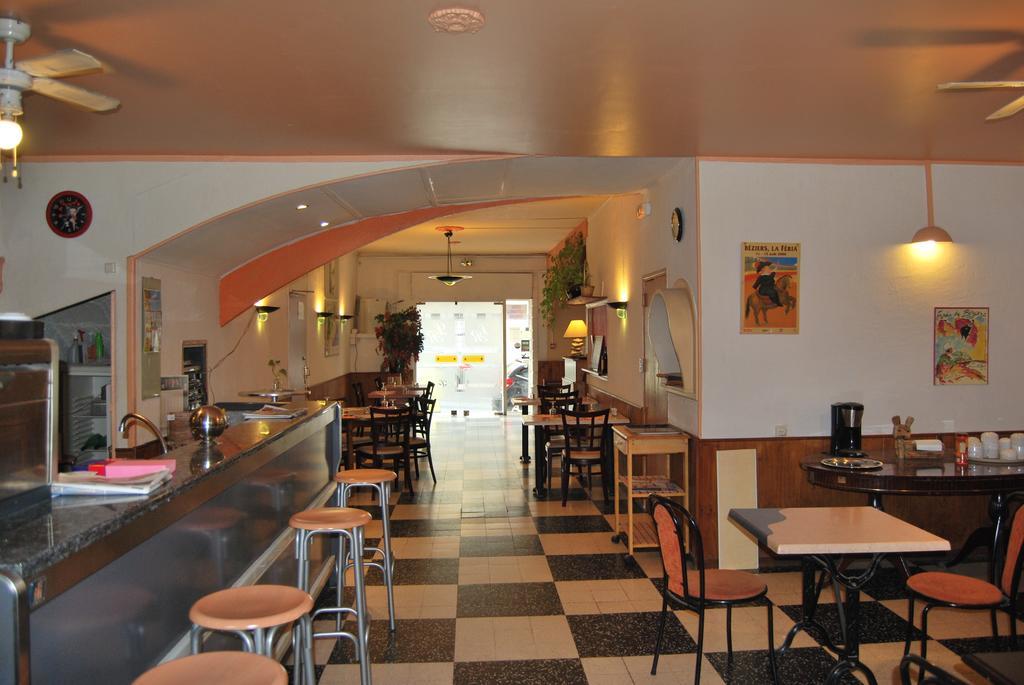 Le Revelois Restaurant Hotel Béziers Exterior foto