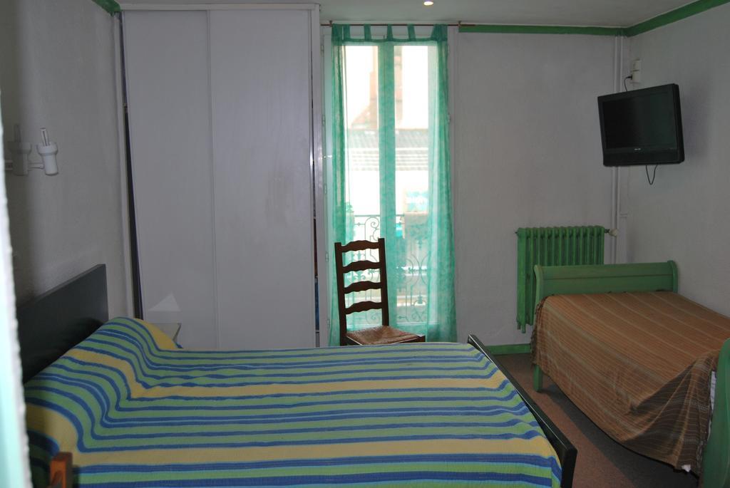 Le Revelois Restaurant Hotel Béziers Habitación foto