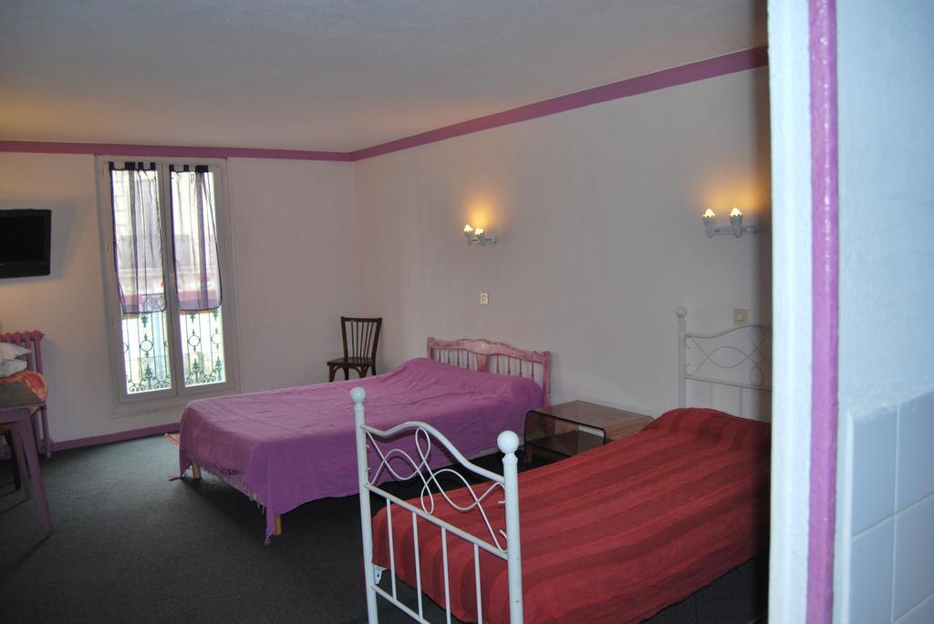 Le Revelois Restaurant Hotel Béziers Habitación foto