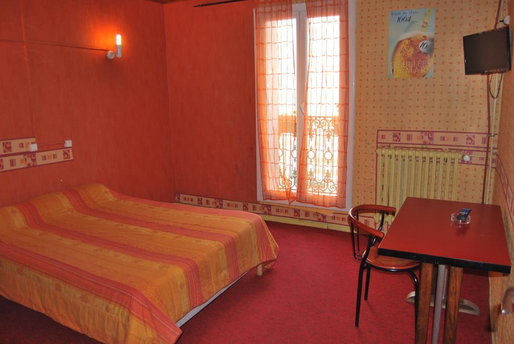 Le Revelois Restaurant Hotel Béziers Habitación foto